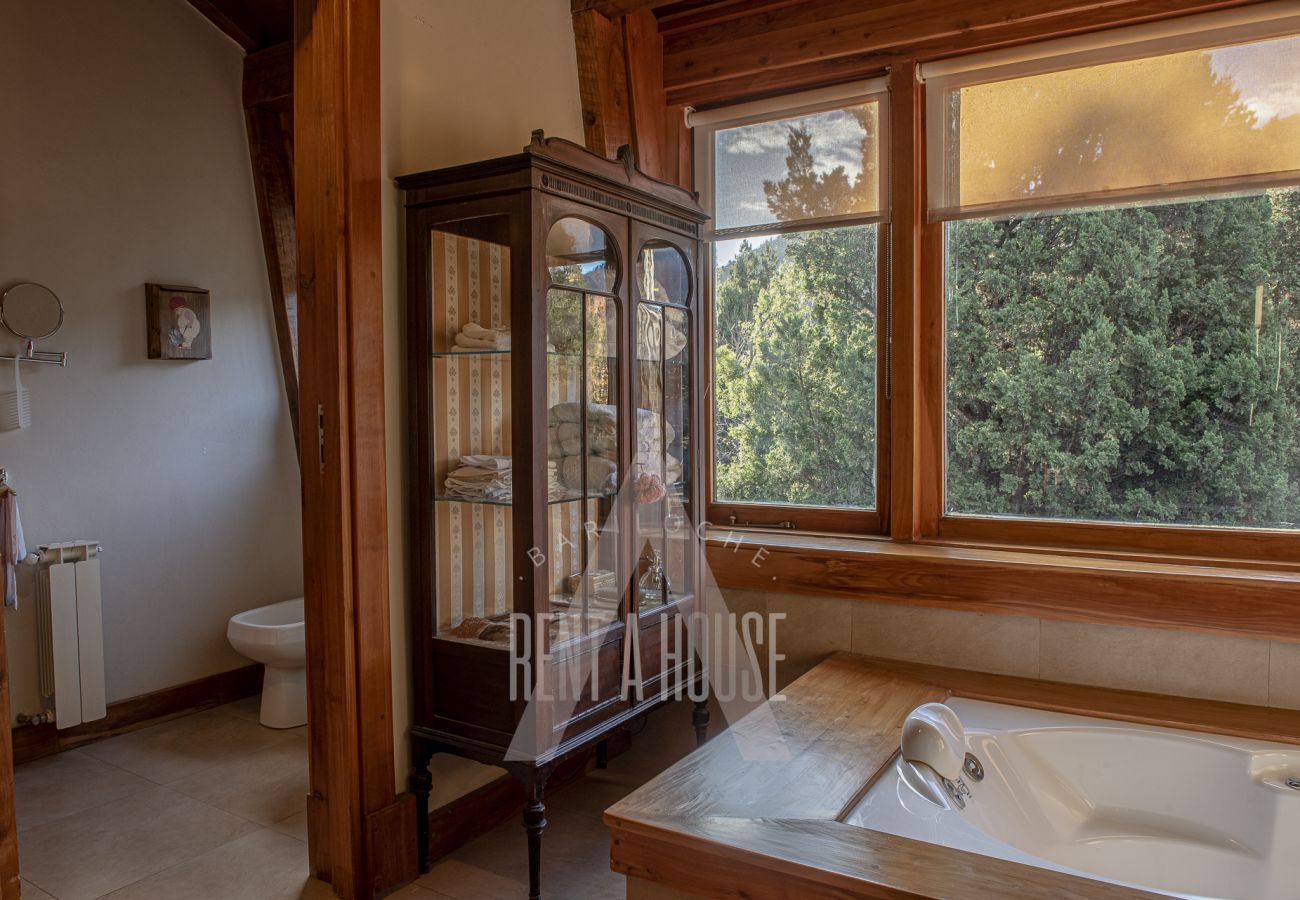 Casa en San Carlos de Bariloche - 08PAX ARE23 MER
