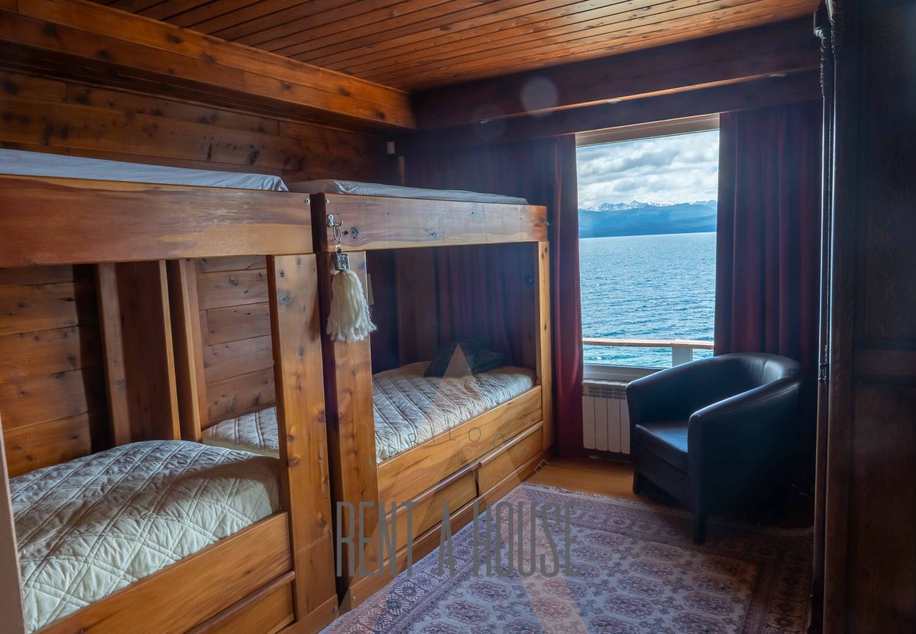 Casa en San Carlos de Bariloche - 08/9PAX HUAPI05C MILI
