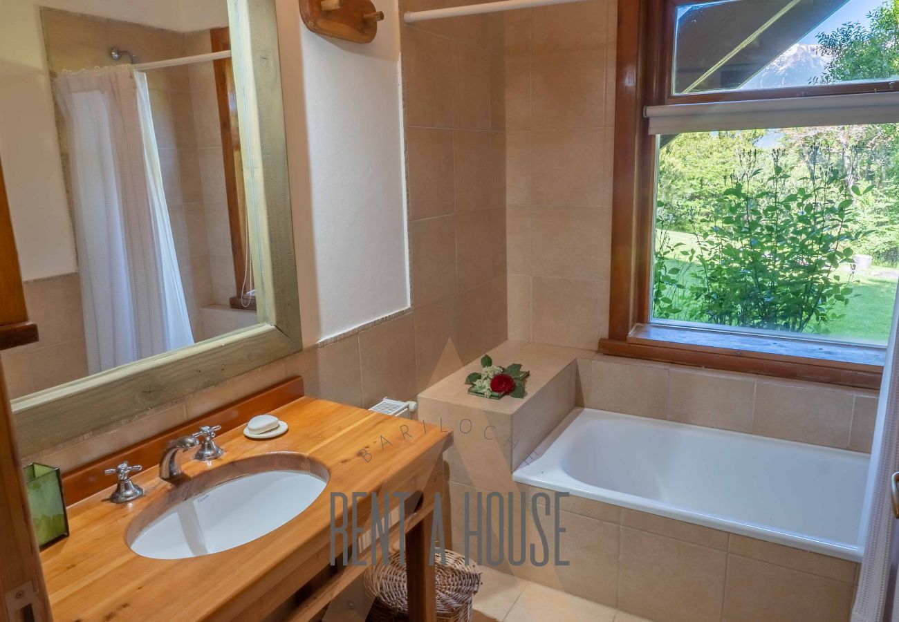 Casa en San Carlos de Bariloche - 10PAX ARE02 IGNA