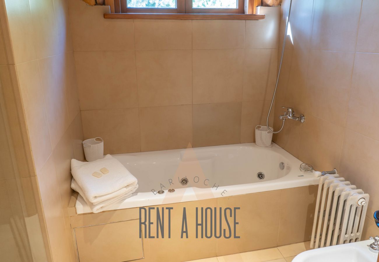 Casa en San Carlos de Bariloche - 11PAX HUAPI17C ESCG