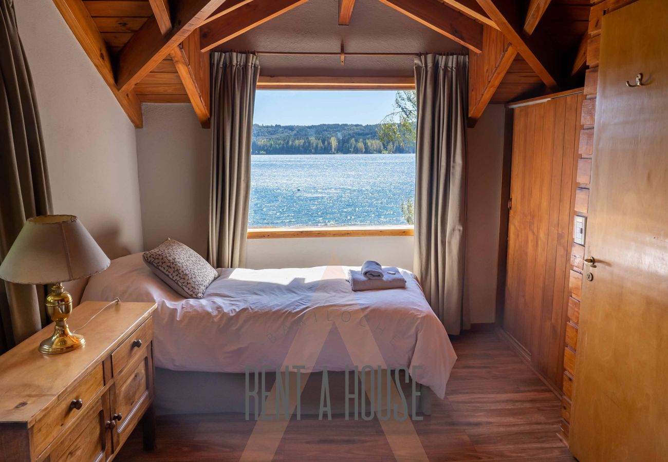 Cabaña en San Carlos de Bariloche - 06PAX HUAPI18C  ESLGO