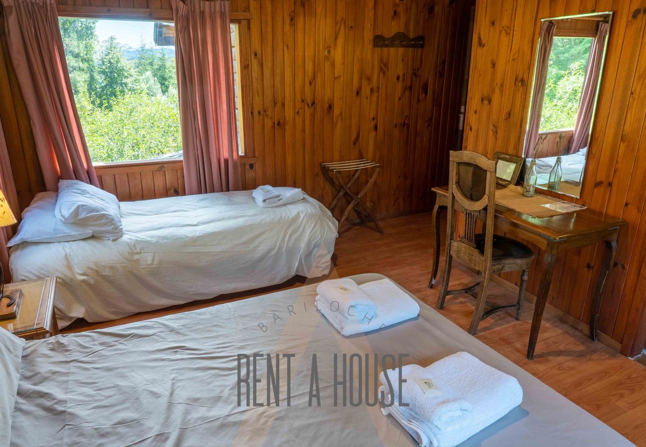 Casa en San Carlos de Bariloche - 20/22PAX HUAPI27 CASONA VICKY