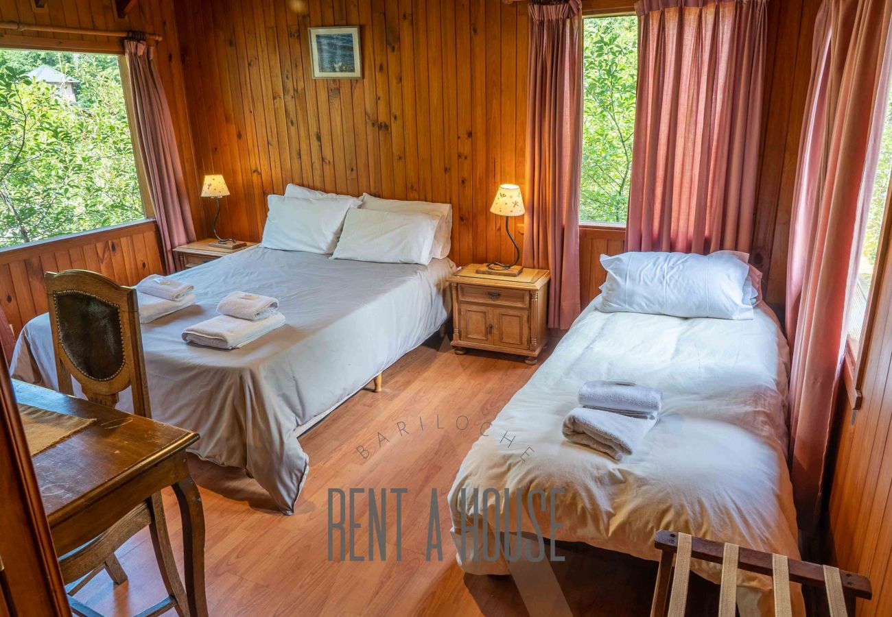 Casa en San Carlos de Bariloche - 20/22PAX HUAPI27 CASONA VICKY