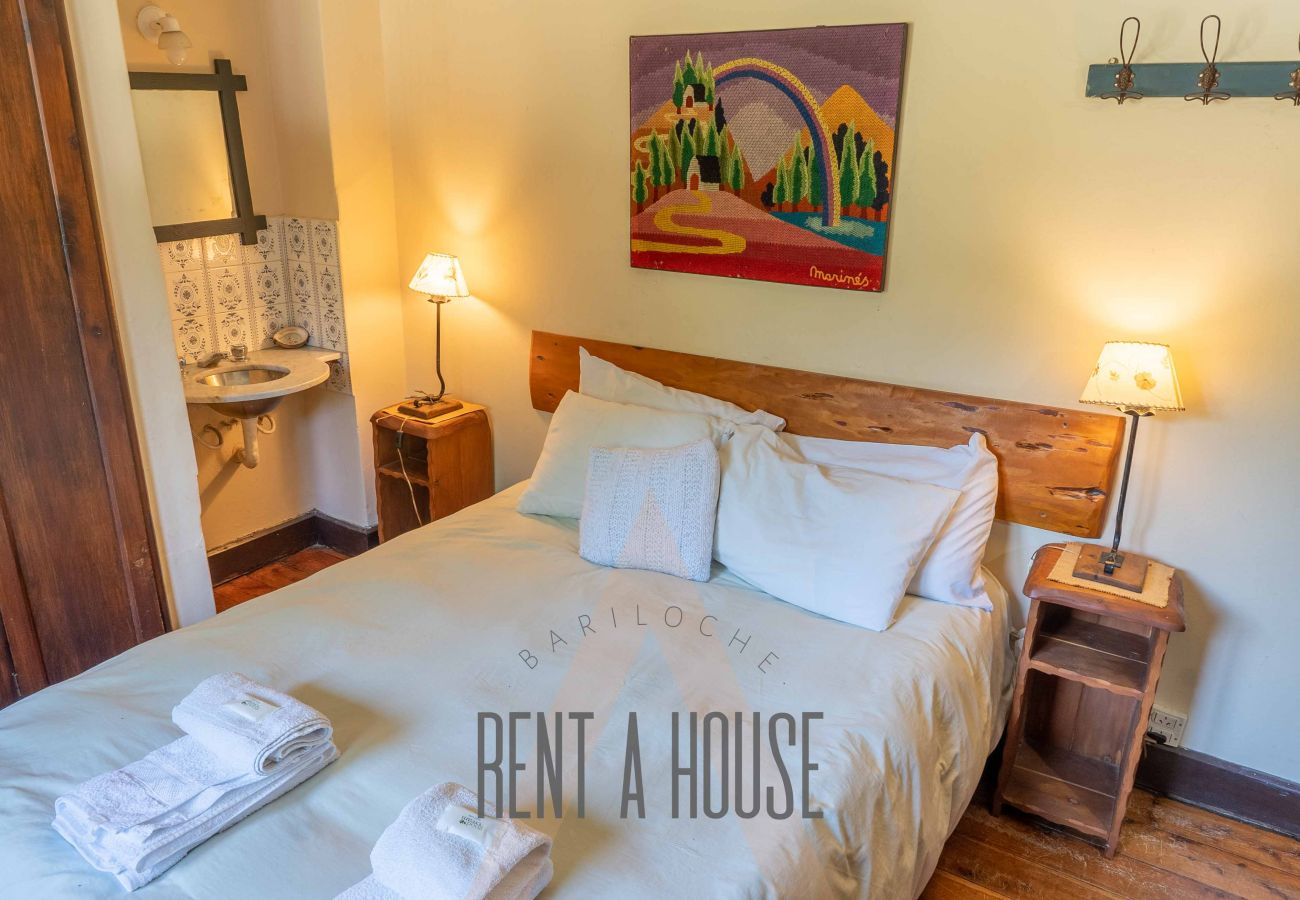 Casa en San Carlos de Bariloche - 20/22PAX HUAPI27 CASONA VICKY