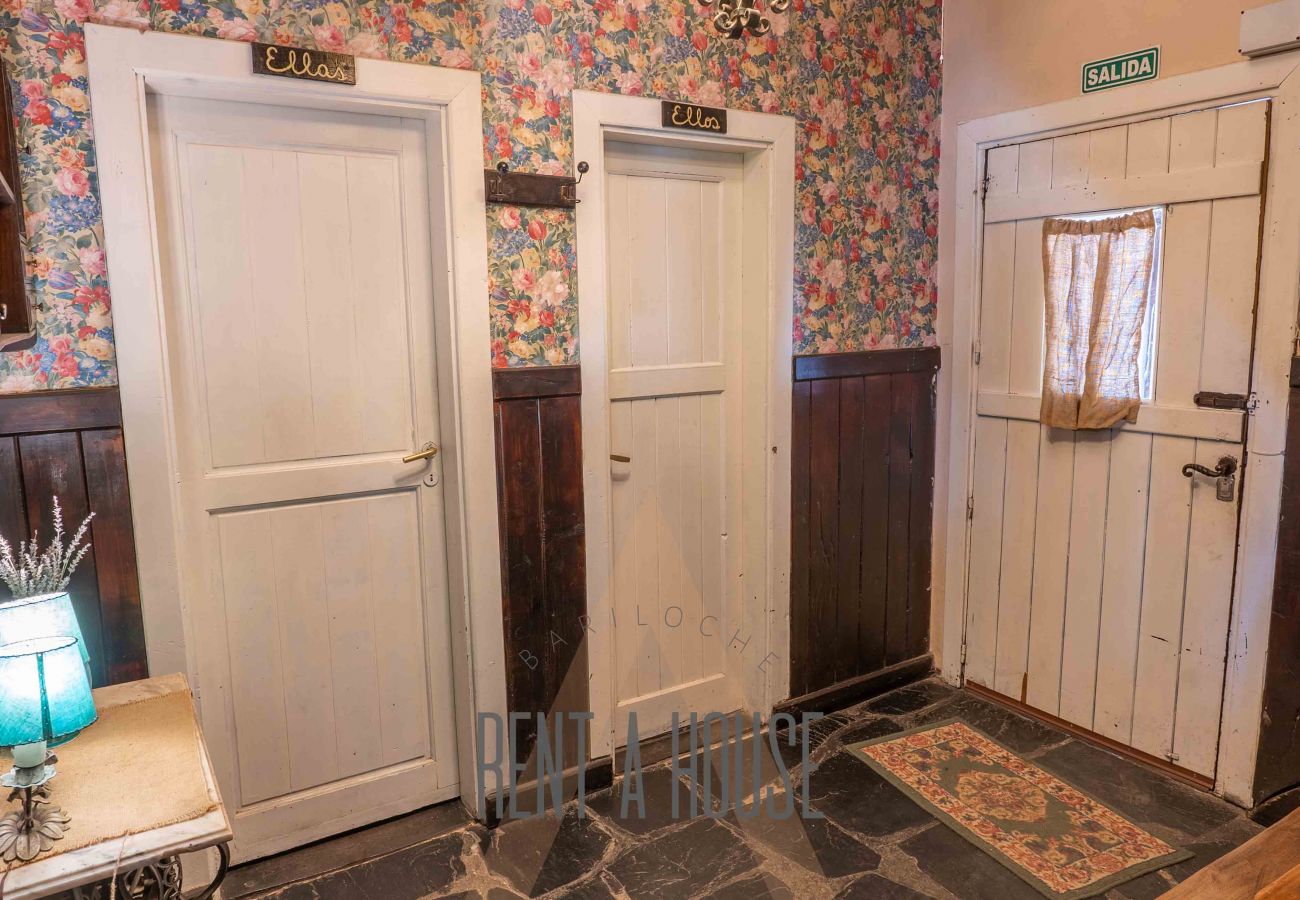 Casa en San Carlos de Bariloche - 20/22PAX HUAPI27 CASONA VICKY