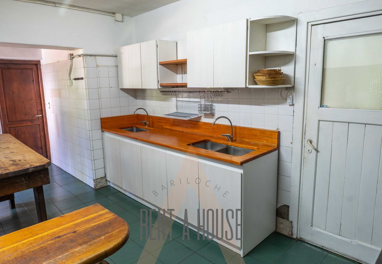 Casa en San Carlos de Bariloche - 20/22PAX HUAPI27 CASONA VICKY