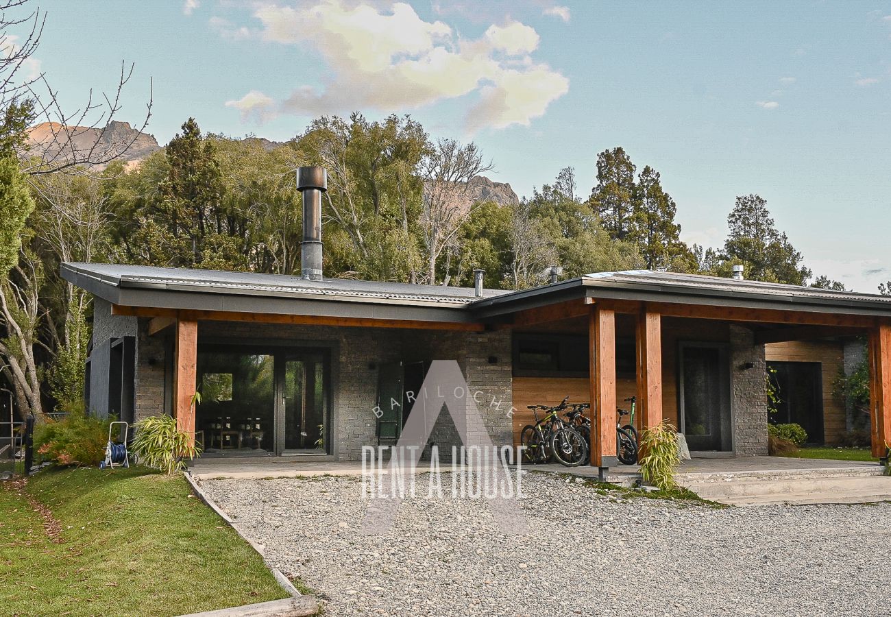 Casa en San Carlos de Bariloche - 06PAX ARE14 LO