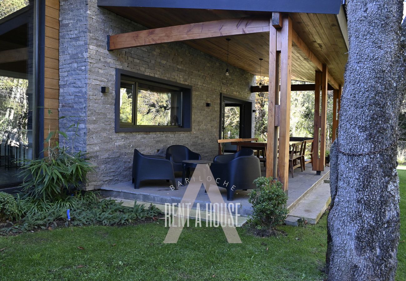 Casa en San Carlos de Bariloche - 06PAX ARE14 LO