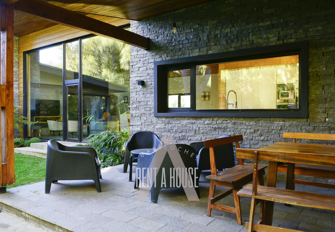 Casa en San Carlos de Bariloche - 06PAX ARE14 LO