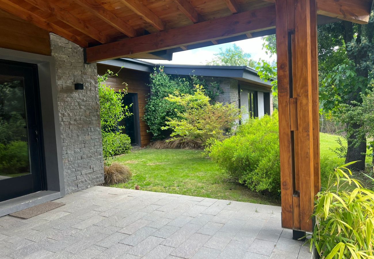Casa en San Carlos de Bariloche - 06PAX ARE14 LO
