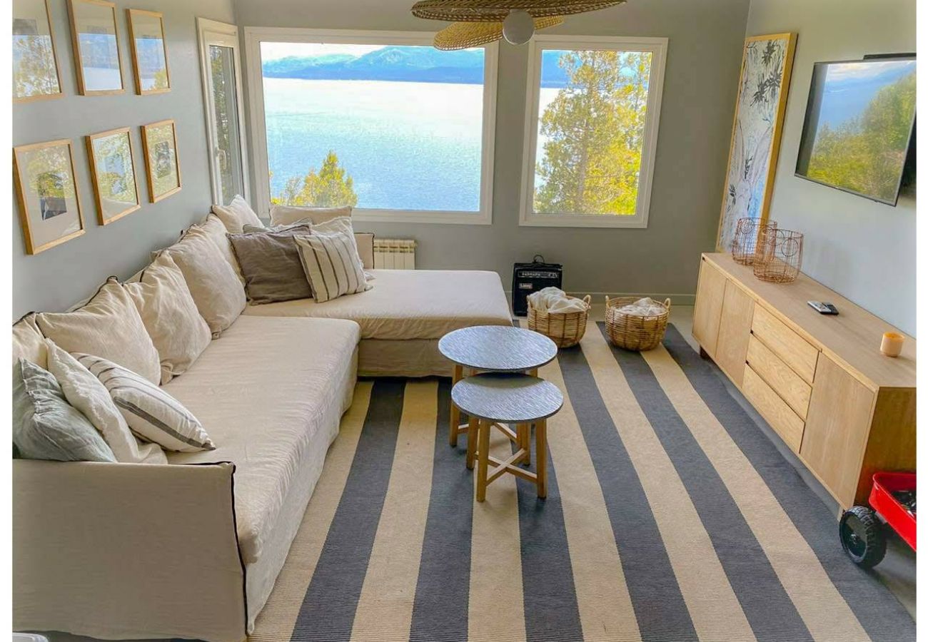 Casa en San Carlos de Bariloche - 10PAX VIEW10 FLOWER