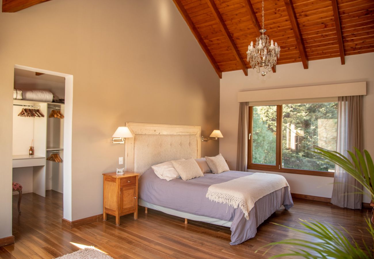 Casa en San Carlos de Bariloche - 10PAX ARE18 ANDREA
