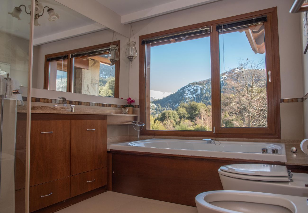 Casa en San Carlos de Bariloche - 10PAX ARE18 ANDREA