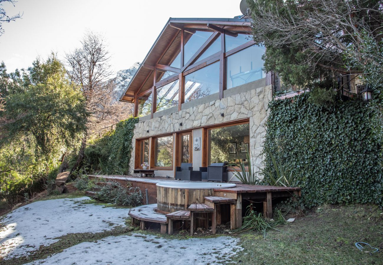 Casa en San Carlos de Bariloche - 10PAX ARE18 ANDREA