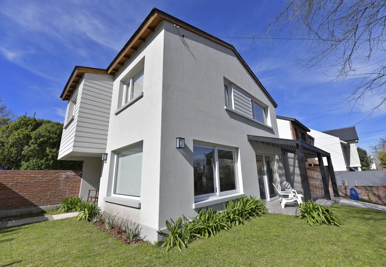 Casa en Mar Del Plata - Del mar | Casa Pato | Hola sur