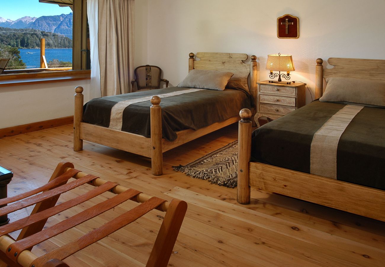 Casa en San Carlos de Bariloche - 17PAX HUAPI09C