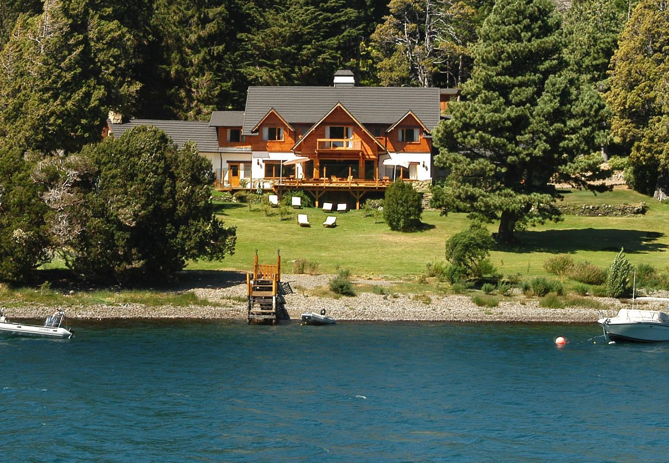 Casa en San Carlos de Bariloche - 17PAX HUAPI09C