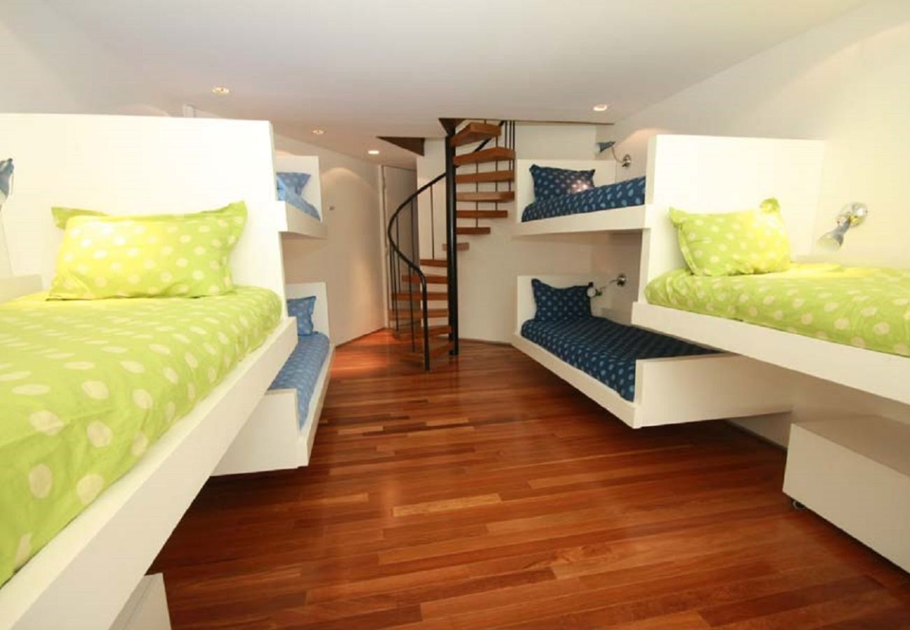 Casa en San Carlos de Bariloche - 13PAX ARE07 QTC