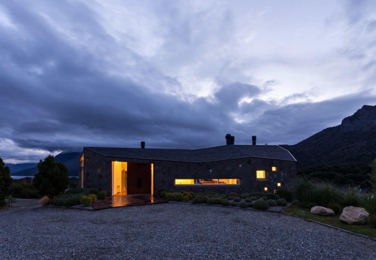 Casa en San Carlos de Bariloche - 13PAX ARE07 QTC
