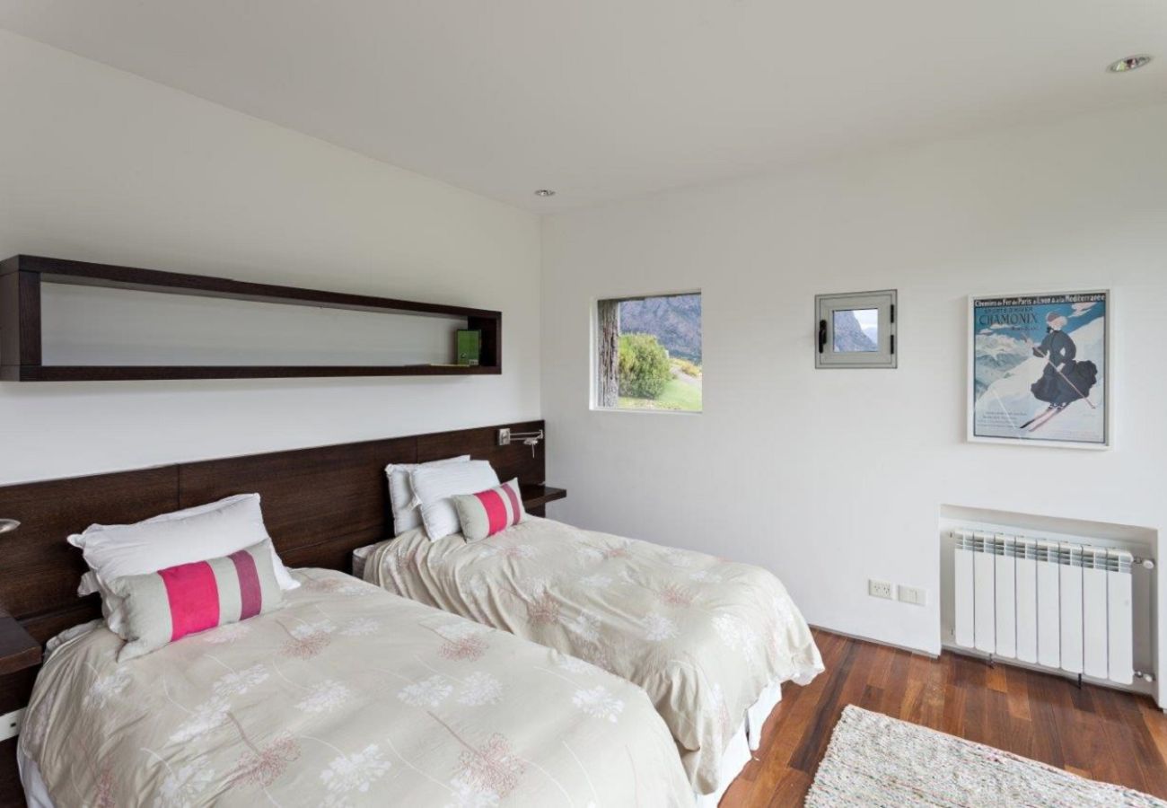 Casa en San Carlos de Bariloche - 13PAX ARE07 QTC
