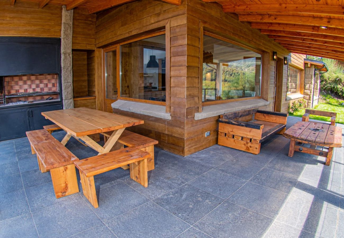 Casa en San Carlos de Bariloche - 09PAX ARE28 BELI