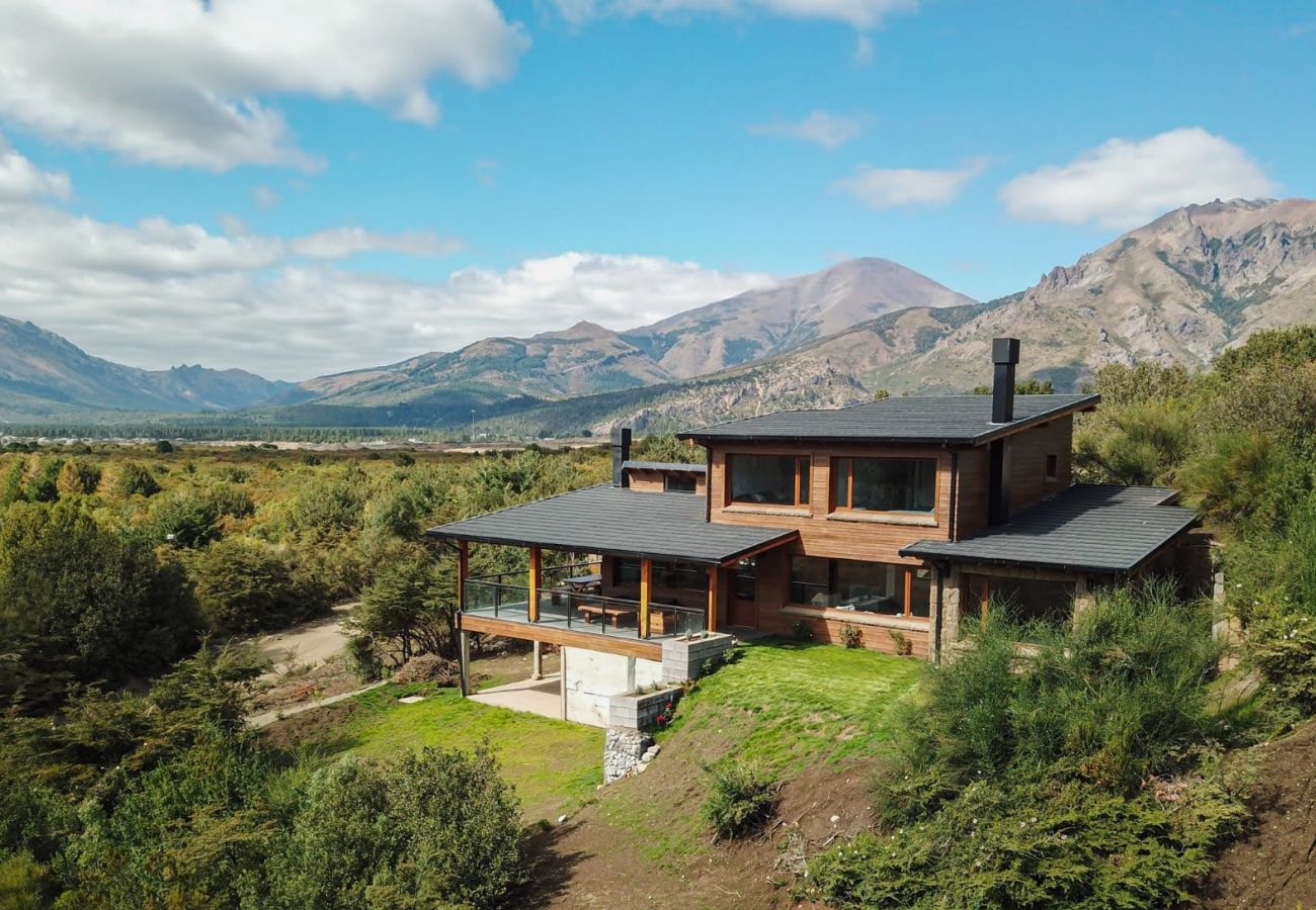 Casa en San Carlos de Bariloche - 09PAX ARE28 BELI