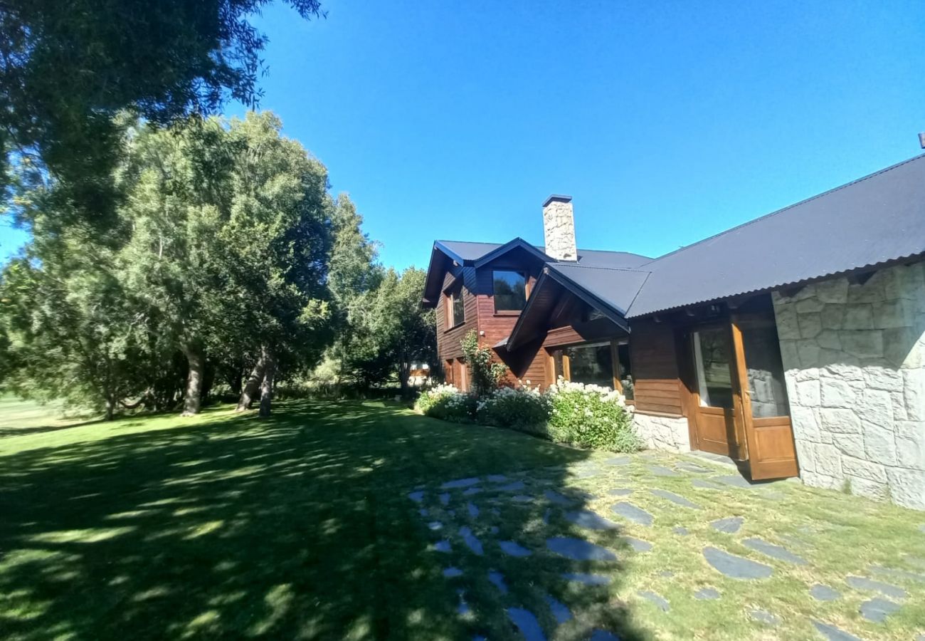 Casa en San Carlos de Bariloche - 06PAX ARE41 CLARA