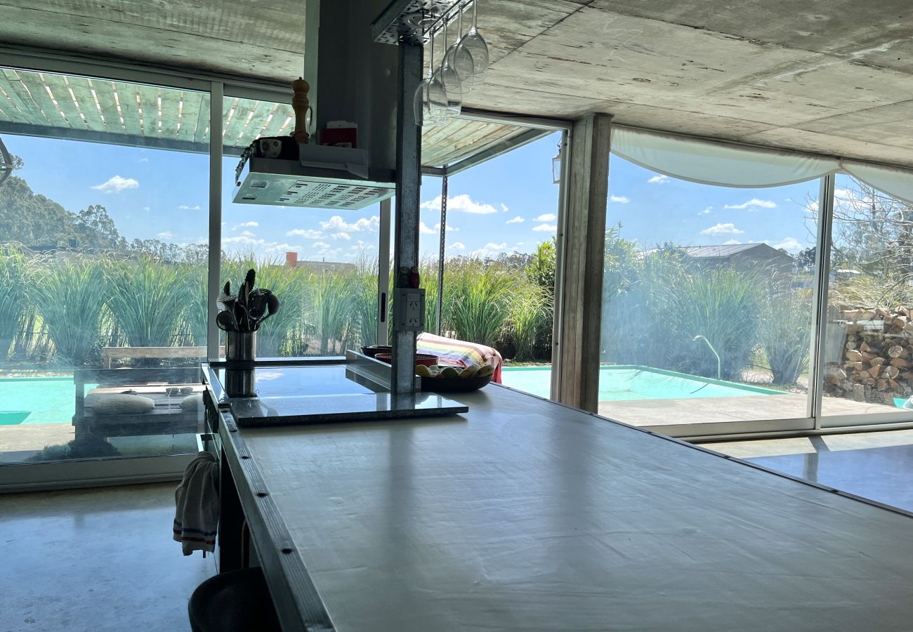 Casa en Mar Del Plata - Estilo Industrial  |  Casa Mariela  |  Hola Sur