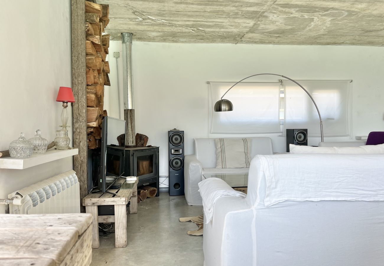 Casa en Mar Del Plata - Estilo Industrial  |  Casa Mariela  |  Hola Sur