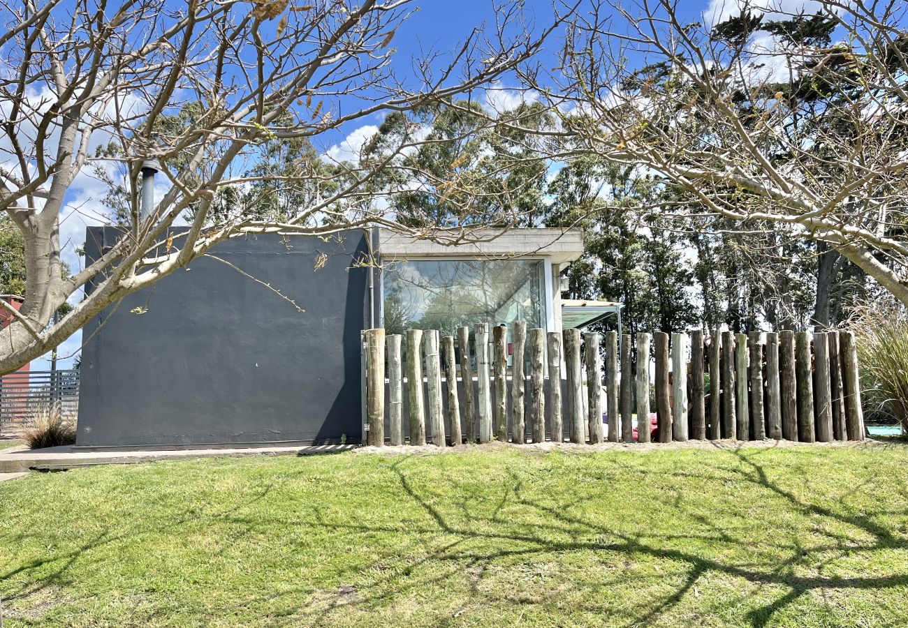 Casa en Mar Del Plata - Estilo Industrial  |  Casa Mariela  |  Hola Sur