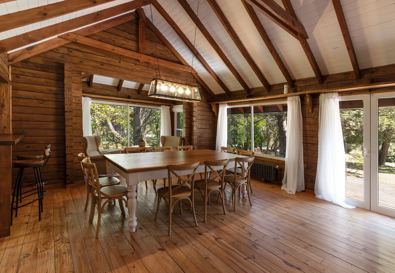 Casa en San Carlos de Bariloche - 11PAX ARE39 BLUEHOUSE