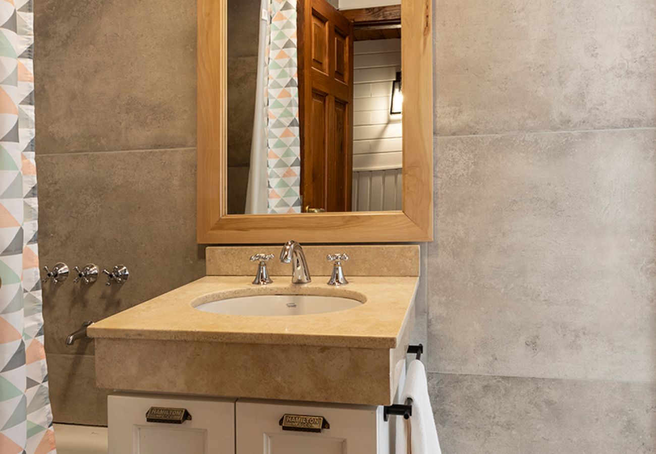 Casa en San Carlos de Bariloche - 11PAX ARE39 BLUEHOUSE
