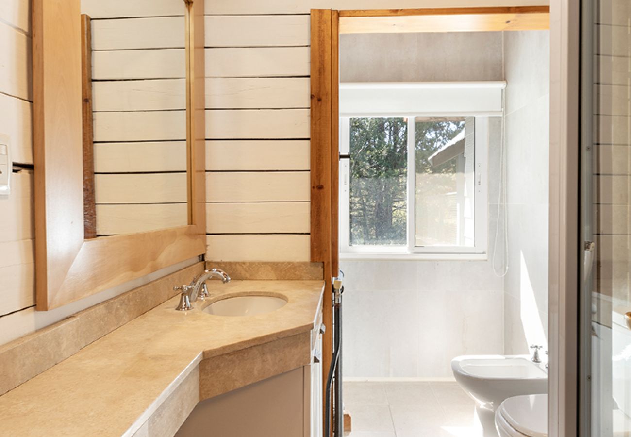 Casa en San Carlos de Bariloche - 11PAX ARE39 BLUEHOUSE