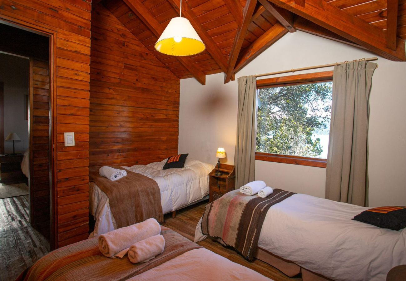 Cabaña en San Carlos de Bariloche - 08PAX HUAPI19C ESAA