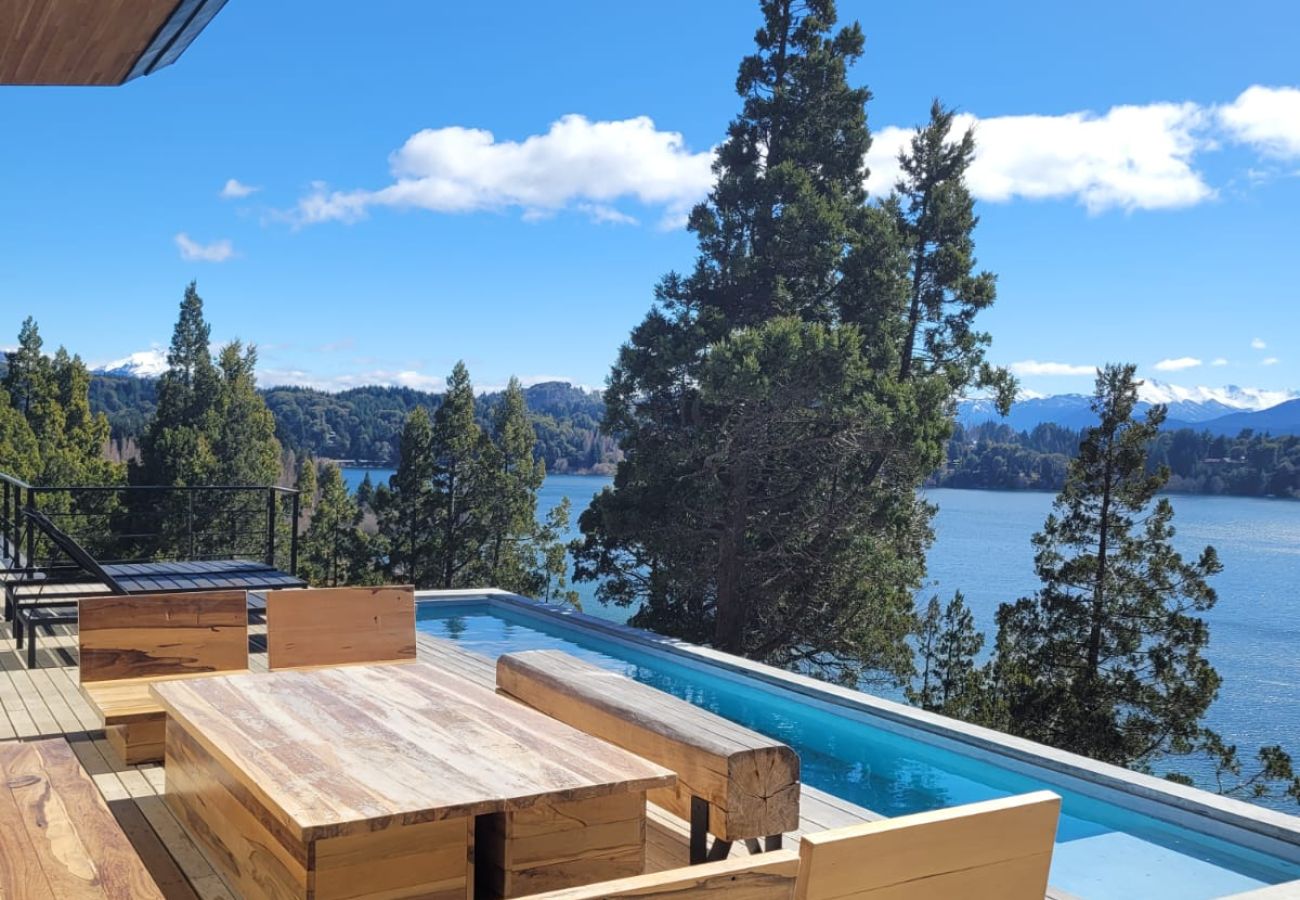 Casa en San Carlos de Bariloche - 10PAX HUAPI22C BLACK