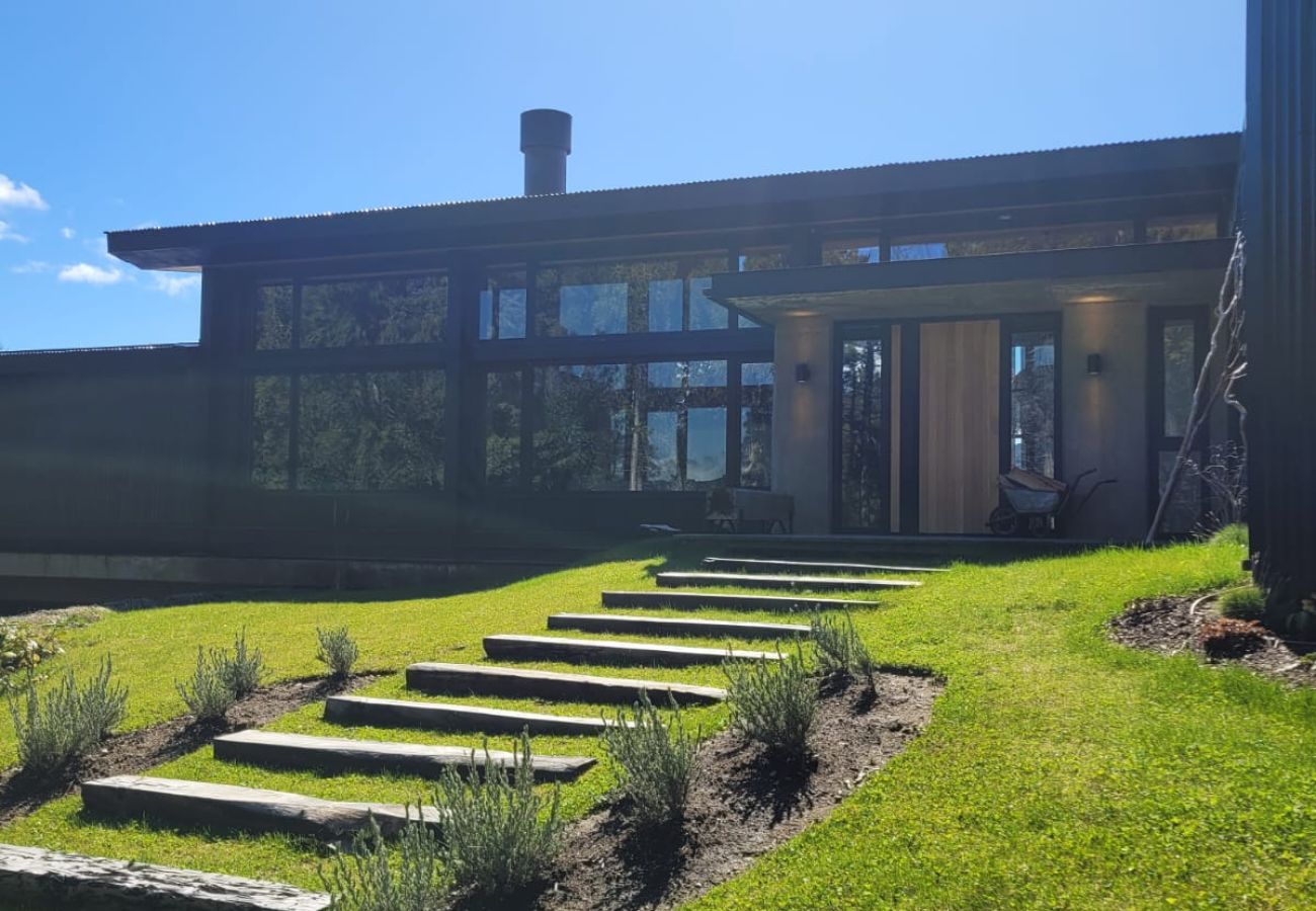 Casa en San Carlos de Bariloche - 10PAX HUAPI22C BLACK