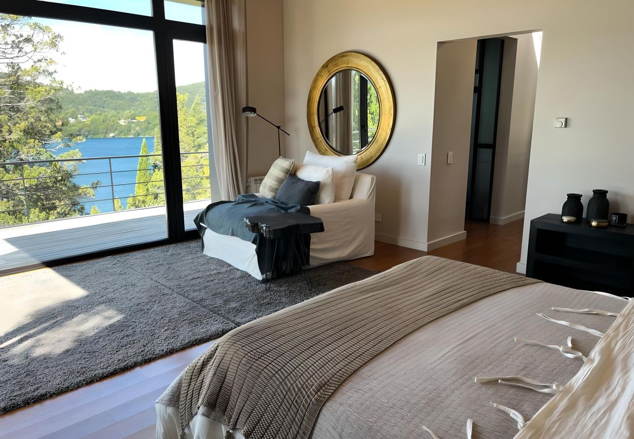 Casa en San Carlos de Bariloche - 10PAX HUAPI22C BLACK