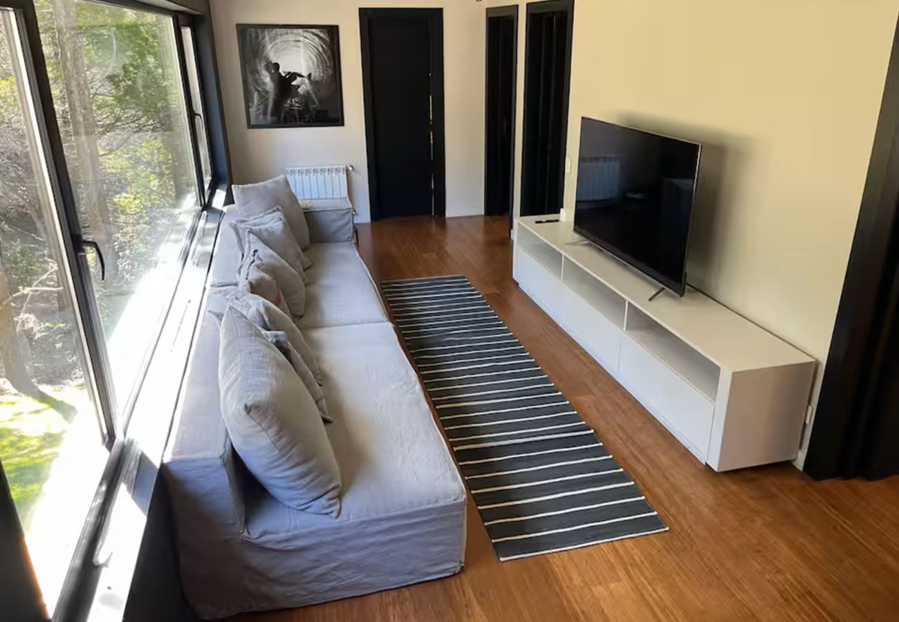 Casa en San Carlos de Bariloche - 10PAX HUAPI22C BLACK