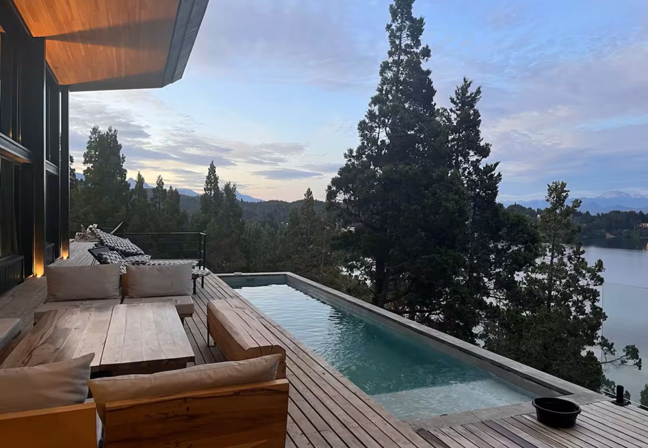Casa en San Carlos de Bariloche - 10PAX HUAPI22C BLACK
