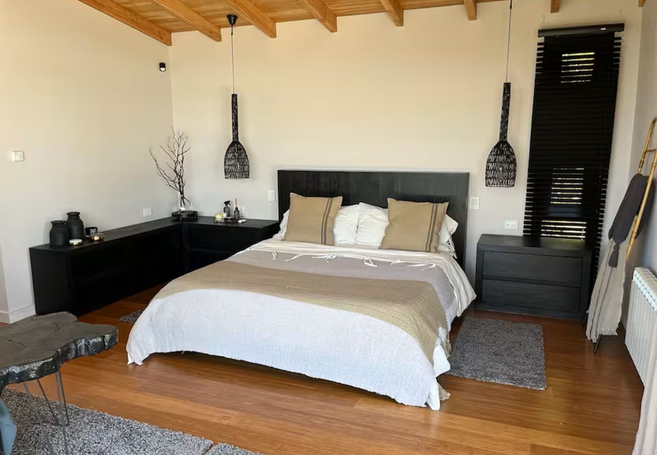 Casa en San Carlos de Bariloche - 10PAX HUAPI22C BLACK