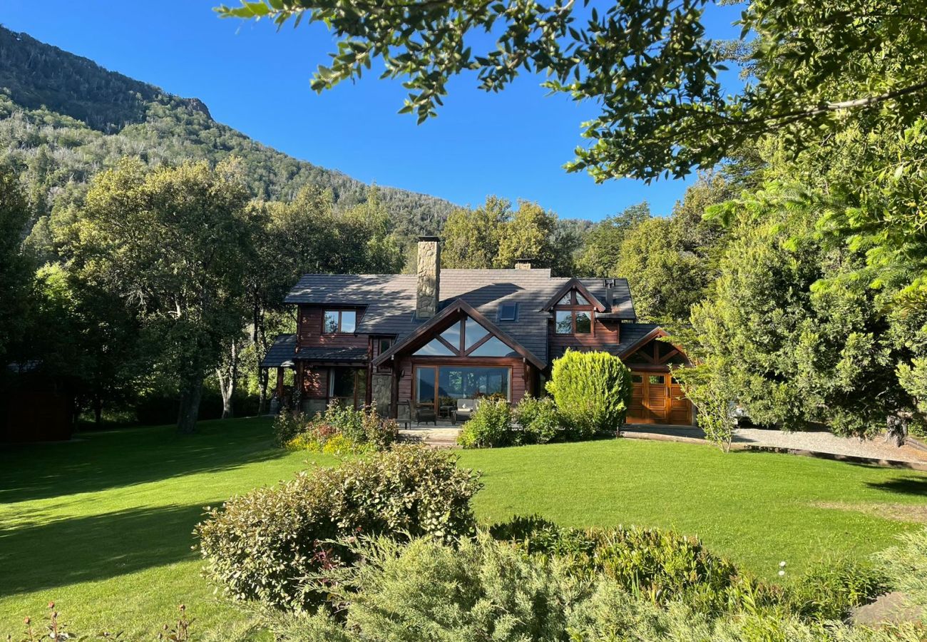 Casa en San Carlos de Bariloche - 08/10PAX ARE26 CHENI