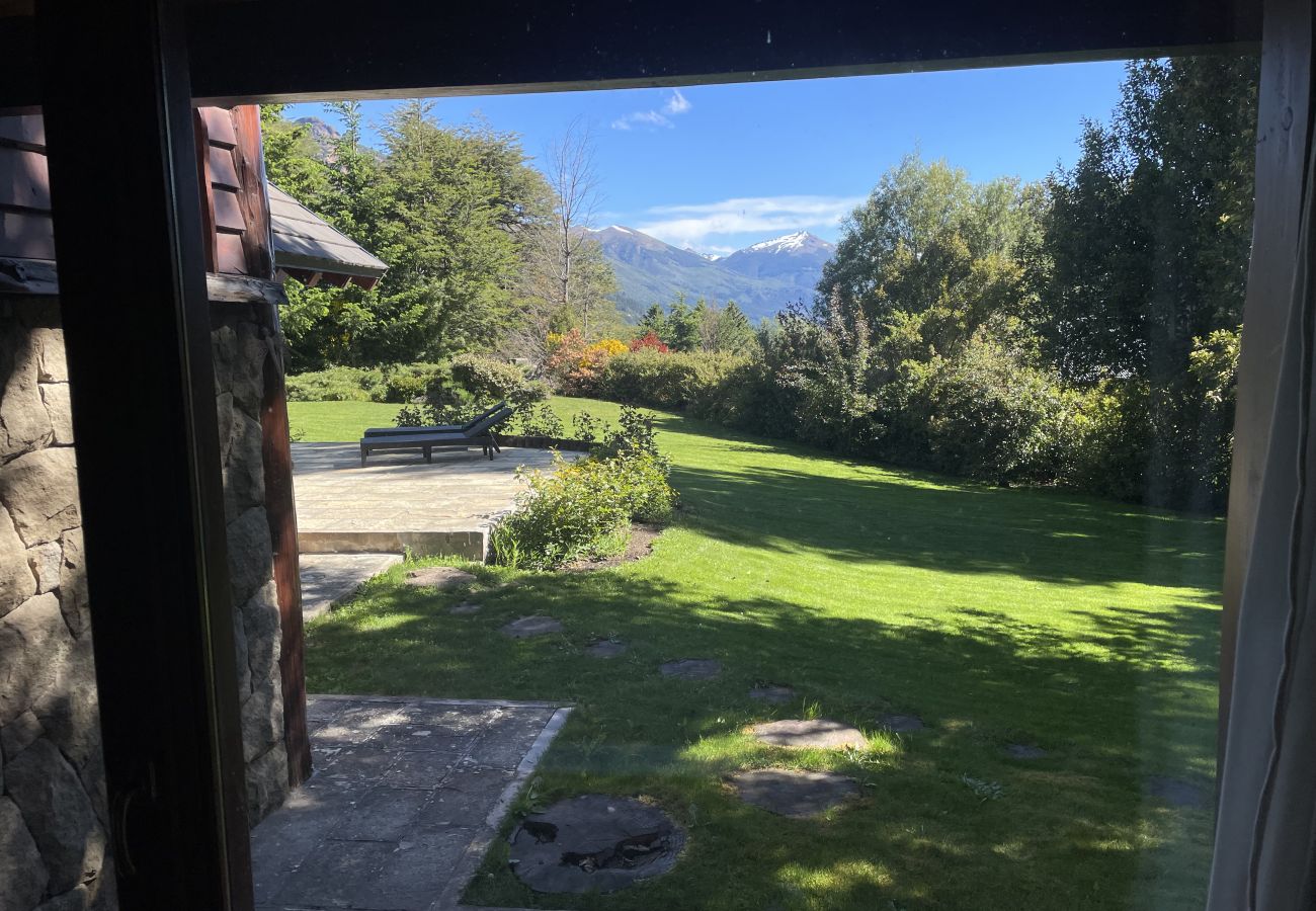 Casa en San Carlos de Bariloche - 08/10PAX ARE26 CHENI