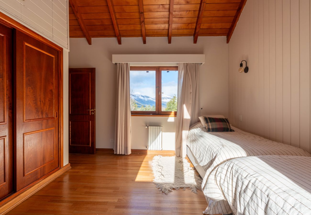 Casa en San Carlos de Bariloche - 08/10PAX ARE26 CHENI
