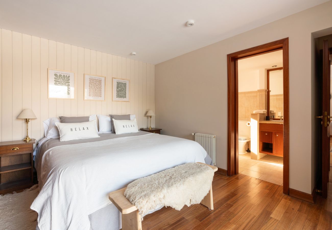 Casa en San Carlos de Bariloche - 08/10PAX ARE26 CHENI