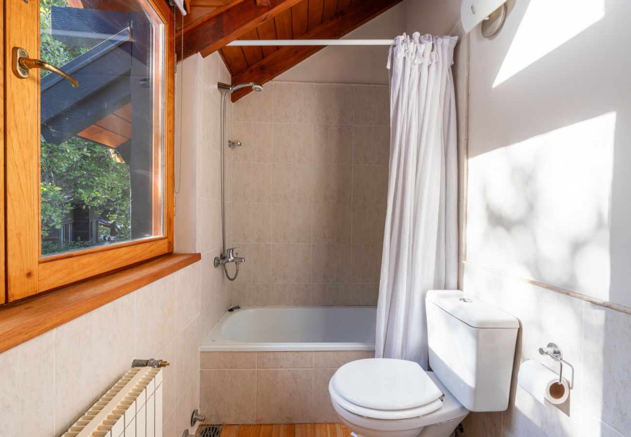 Casa en San Carlos de Bariloche - 08/10PAX ARE26 CHENI