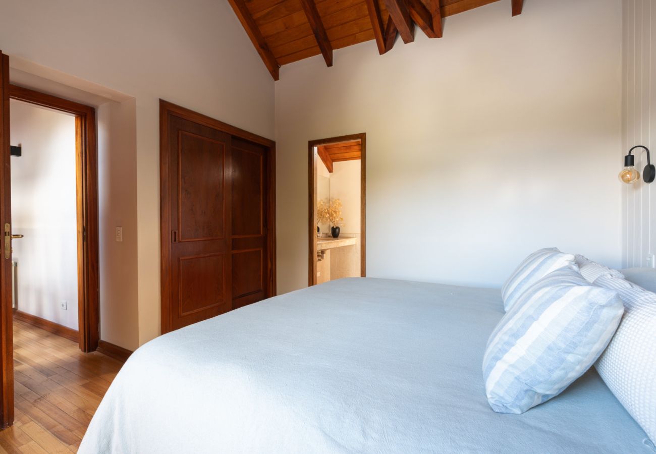 Casa en San Carlos de Bariloche - 08/10PAX ARE26 CHENI