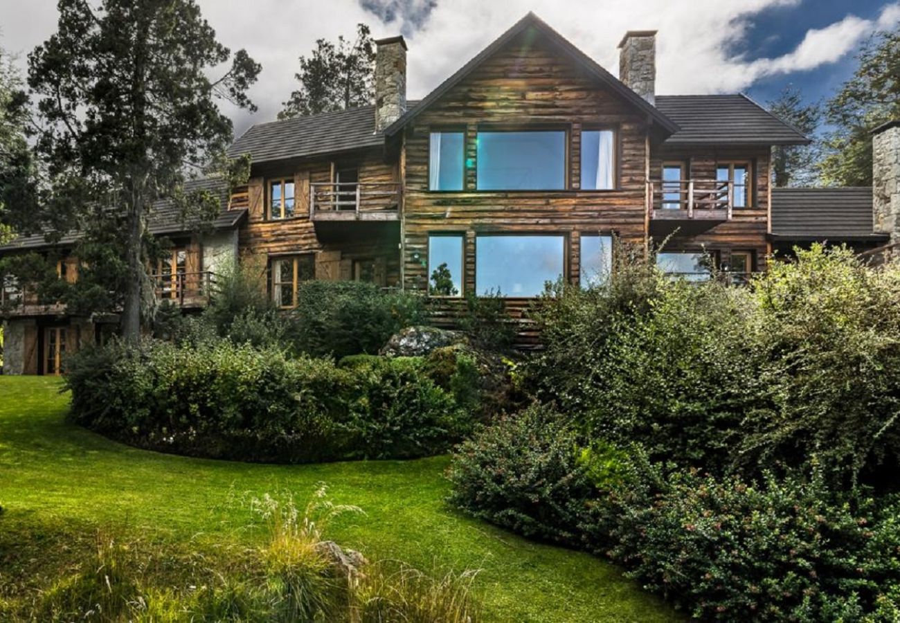 Casa en San Carlos de Bariloche - 1OPAX ARE06 ANABELLE