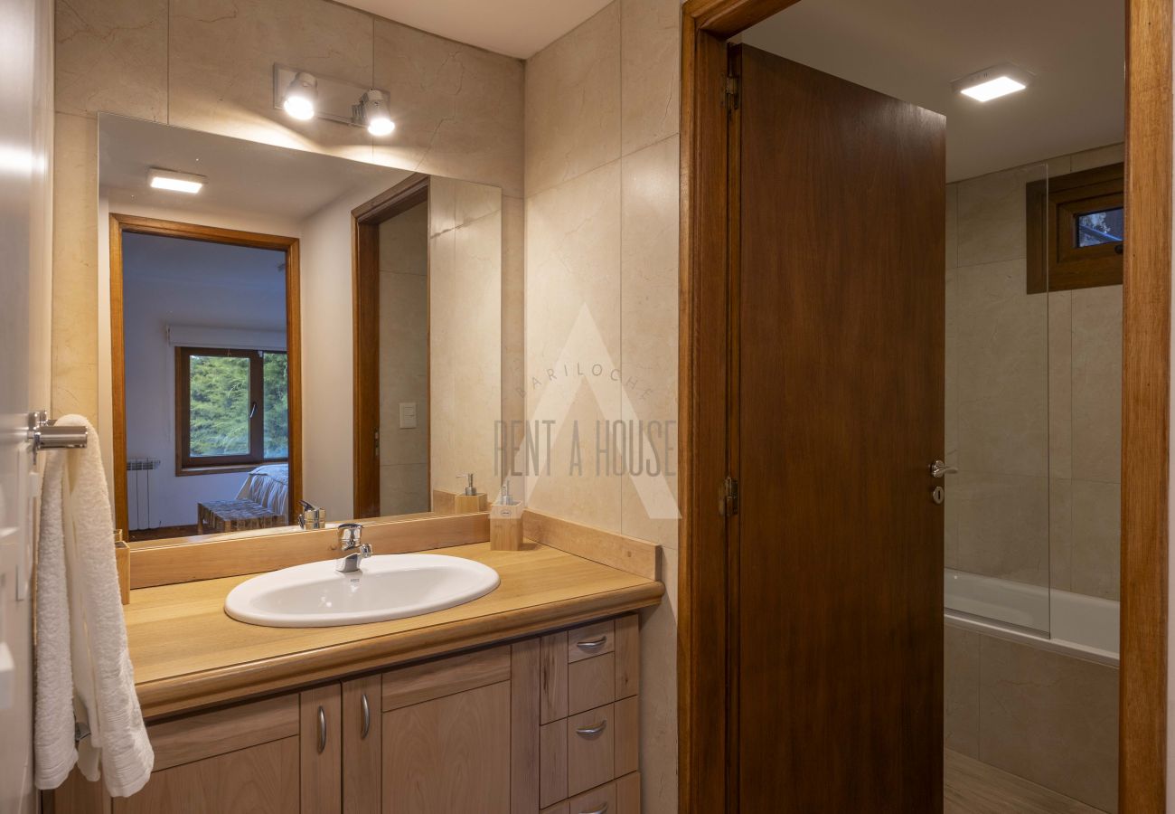 Apartamento en San Carlos de Bariloche - 02PAX HUAPI02A LILI