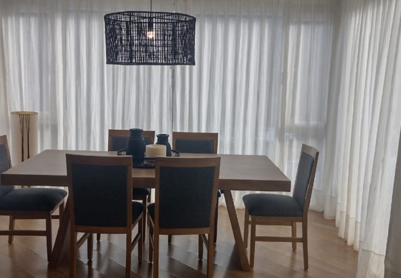 Apartamento en San Carlos de Bariloche - 06PAX-CATE22 LAT-FER