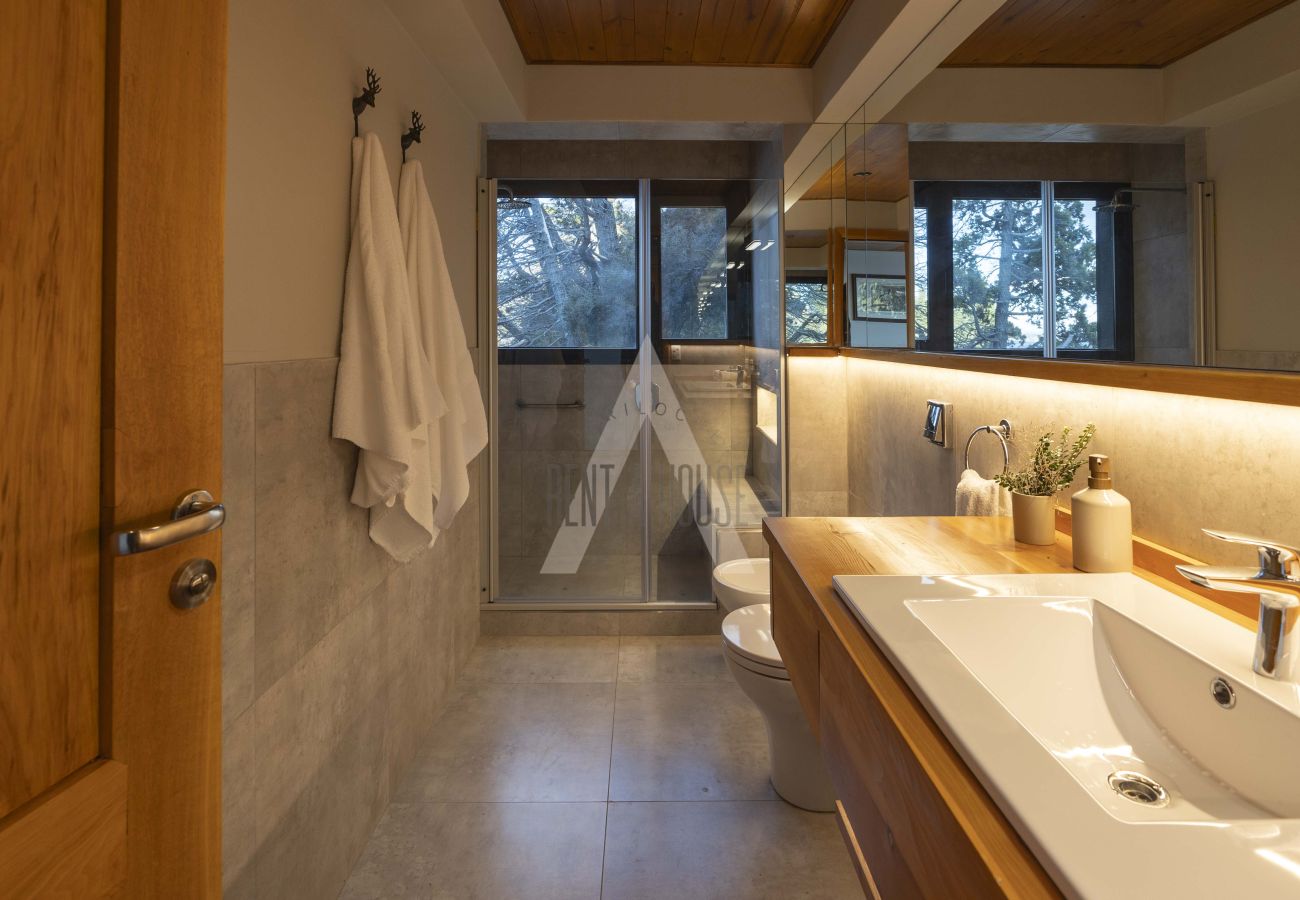 Casa en San Carlos de Bariloche - 06PAX HUAPI48C NH